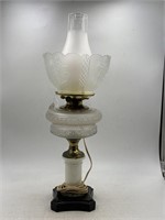 Vintage table lamp with metal and porcelain
