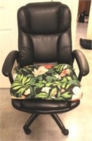 Black office chair w/ cushion