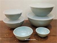 Set 6 retro style kitchen bowls - blue plastic