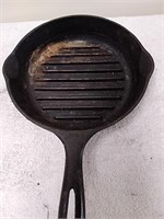 8 inch cast iron ribbed skillet