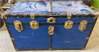Metal Clad Steamer Trunk w/Tray. No funk in this