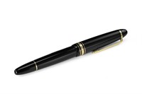 MontBlanc 14K Meisterstück Gold-Coated Fountain Pe