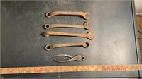 ASSORTED FORD TOOLS