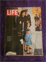 December 1963 LIFE Magazine Mrs Kennedy & Children