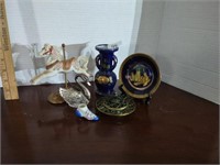 Group of 6 decor items including carousel horse
