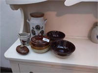 Group of 6 very nice pottery bowls, small bean
