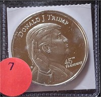 TRUMP 1 OZ. SILVER ART ROUND