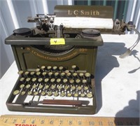 LC Smith typewriter, missing part of space bar