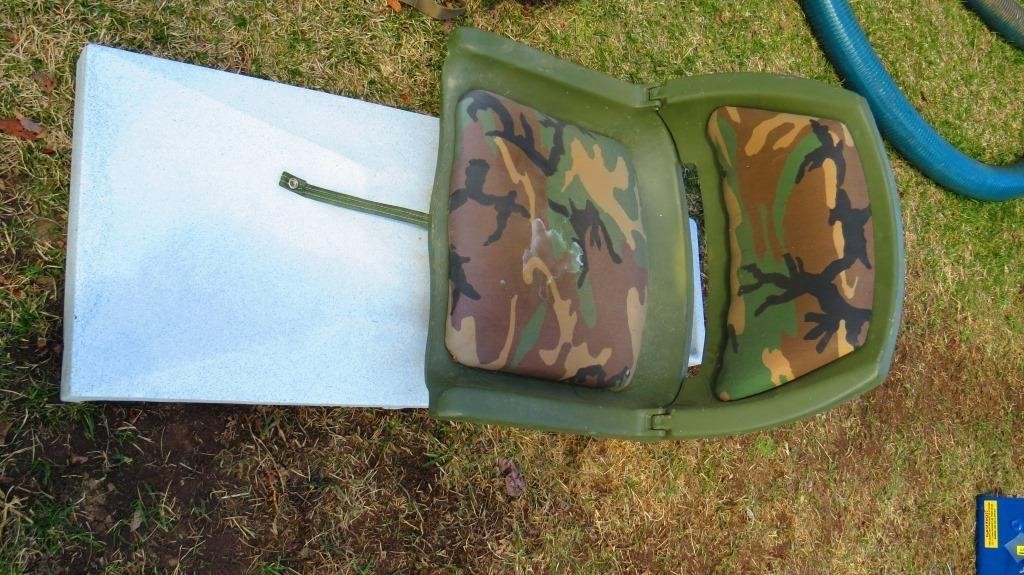Boat Seat w/ attached cupholders& Backpack