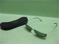 Minima Sport Sunglasses With Cracked Lens