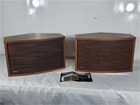 Pair of Bose 901 series IV speakers 21" x 13" x