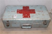 VINTAGE MILITARY FIRST AID BOX