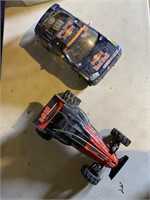 2 RC cars