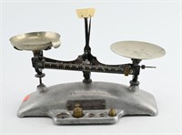 Vintage Lefco balance scale