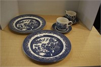 SELECTION OF CHURCHILL WILLOW CHINA