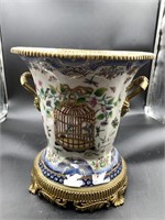 Porcelain and brass decorative vase, with a crackl