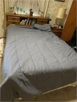 FULL SIZE BED WITH SHEETS  AND COMFORTER