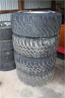 4 tires radial M/ T durango  33 x 12.5 r16 on i