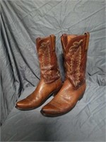 Beautiful Pair of Men's Lucchese Leather Boots