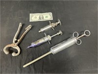 Large Vet 'Animal Syringes & Tools