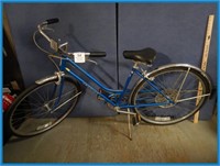 SCHWINN COLLEGIATE BIKE