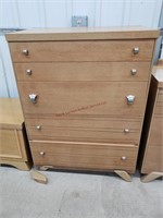 Vintage Blonde Chest of Drawers - 32" Wide