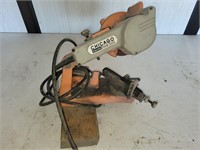 Electric chainsaw sharpner