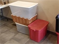 4 Storage Totes with Lids