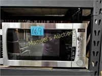 BRAND NEW 2.2 MICROWAVE STAINLESS STEEL EXTERIOR