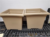 New set of 2 planters 16 in x 14in