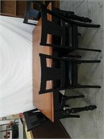 Very nice kitchen table with 4 padded chairs