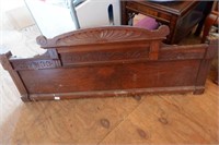Victorian Walnut Bed w/Rails