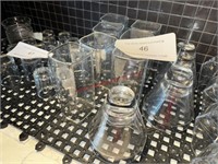 LOT - 2 STYLES GLASSWARE