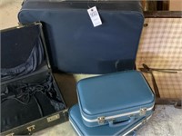 COLLECTION OF VTG LUGGAGE