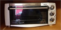 DeLonghi Toaster Oven. 18" l x 11" w x 9" h