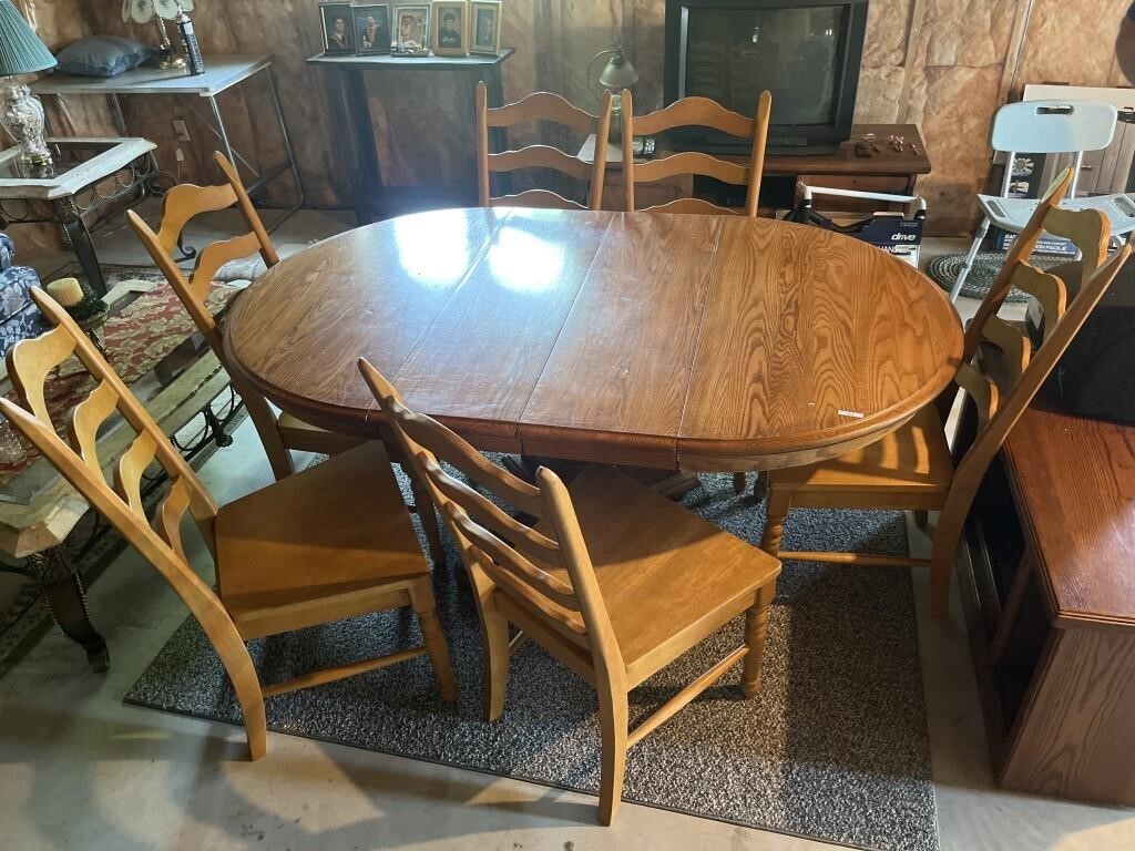 Dinning room table, 2 leaves & 6 chairs