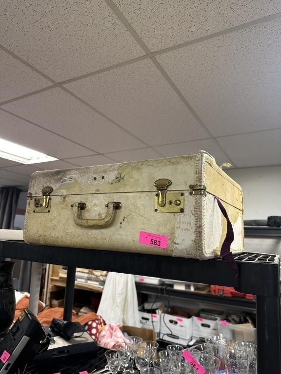 VTG SUITCASE