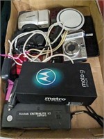TRAY OF CAMERAS AND ELECTRONICS, UNTESTED
