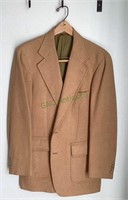 Gorgeous vintage men’s size 40 jacket appears to