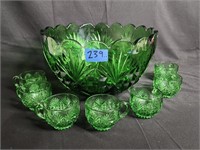 Anchor Hocking Large Emerald Green Punch Bowl w/19