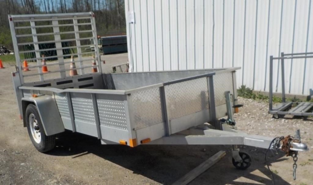 Single axle 10' aluminum trailer by Middlebury