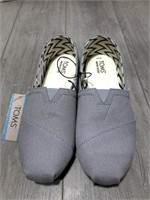 Toms Ladies Shoes Size 8