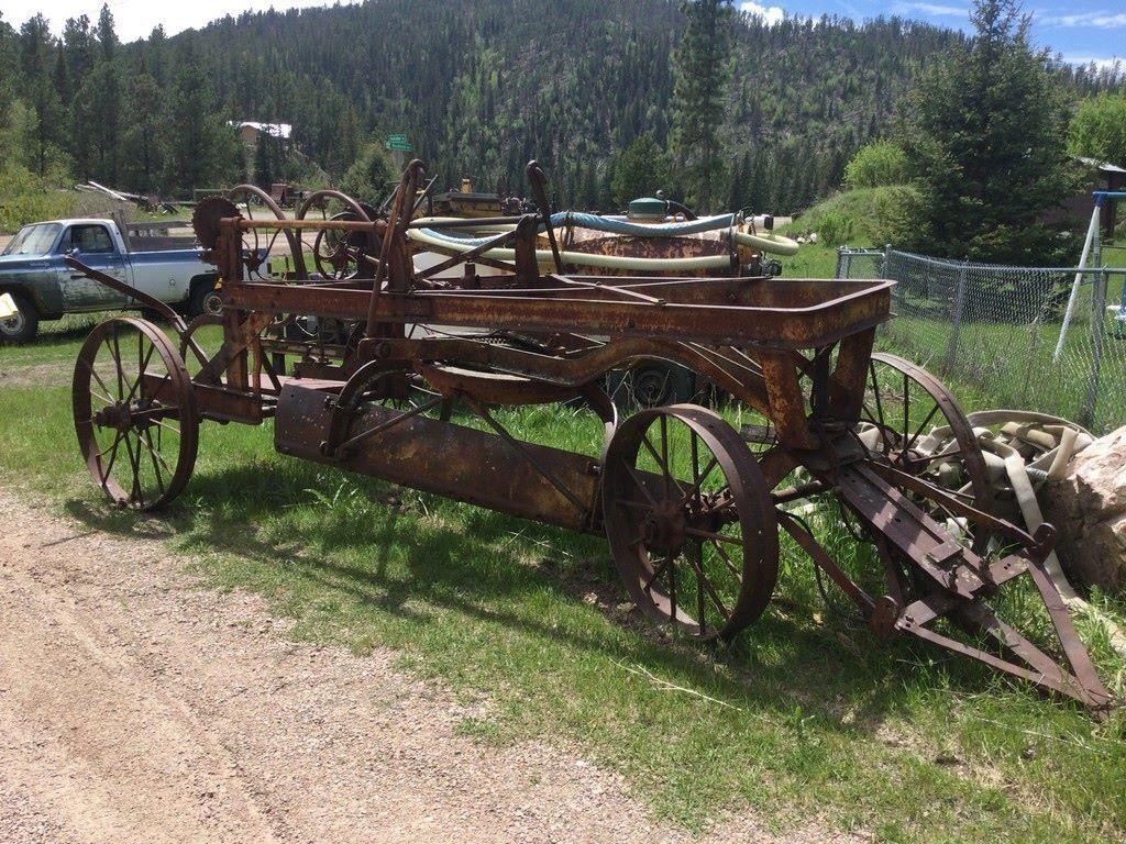 THE RUSSELL ROAD GRADER