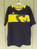 F1) Michigan Adidas. Boys 10/12,No Smoking/Pets, a