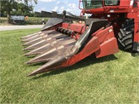 C.I.H 1063 6 Row corn head