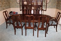 ETHAN ALLEN DINING TABLE W/8 CHAIRS-LEAF AND COVER