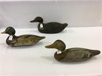Group of 3 Various Duck Decoys (19)