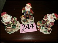 3 SANTA FIGURINES