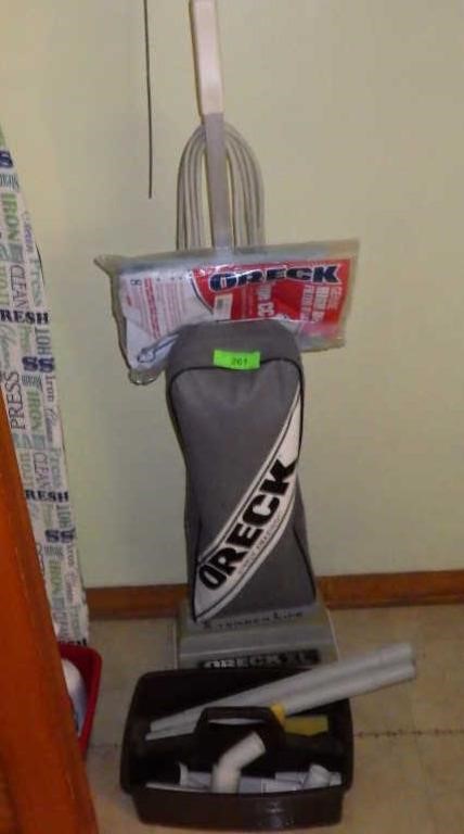 ORECK VACUUM CLEANER W/ ATTACHMENTS & EXTRA BAGS>>