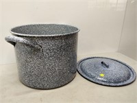 very large vintage gray graniteware cooking pot